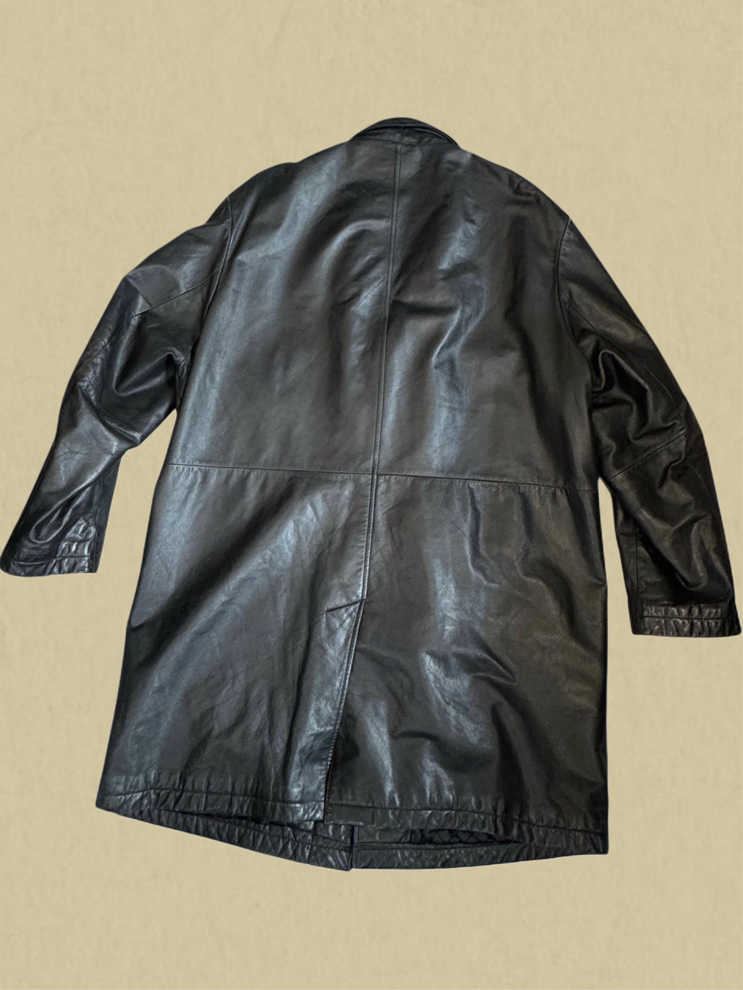 Langer Vintage-Ledermantel – zeitlos & elegant