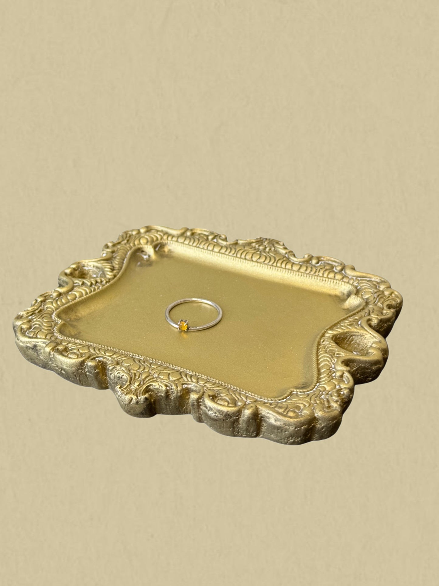 Feiner Silberring mit gelbem Stein