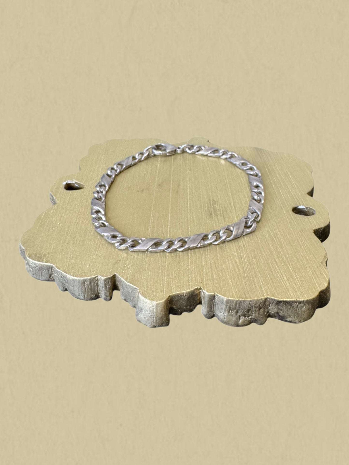 Klassisches Silberarmband im Figaro-Stil