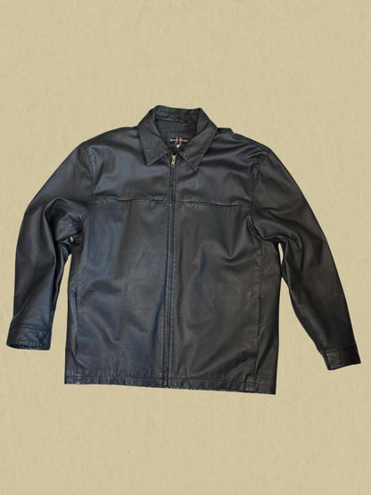 Klassische schwarze Echtlederjacke mit Reissverschluss