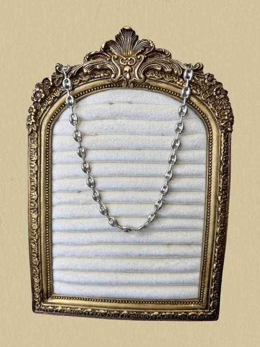 Silberfarbene Gliederkette – Hermes Muster