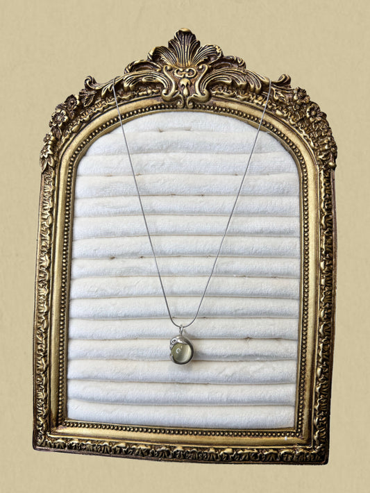 Feine Silberkette mit rundem Delphin Anhänger