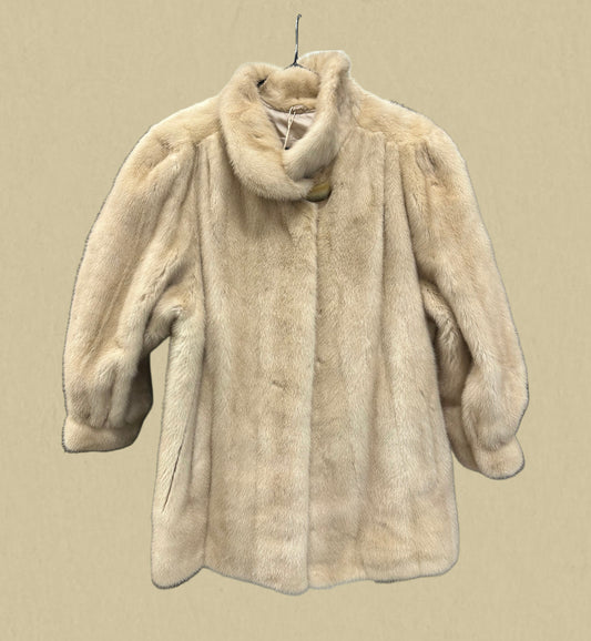 Eleganter Vintage-Pelzmantel in Creme