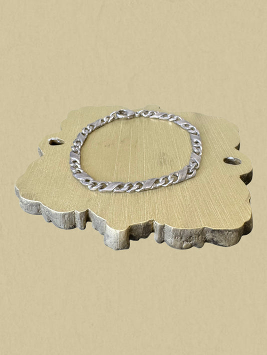 Klassisches Silberarmband im Figaro-Stil