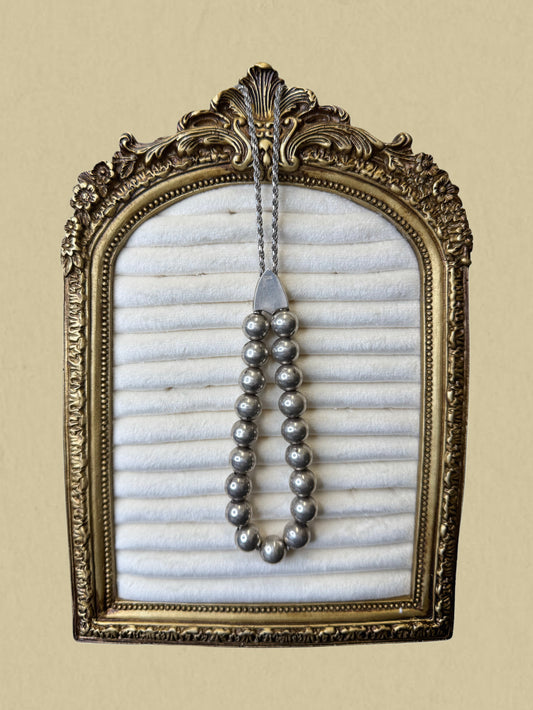 Orientalische Silberkette mit Kugelanhänger – zeitlos & markant