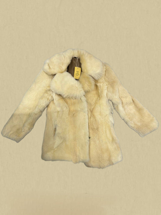 Vintage Ivory Fur Coat – rare, soft & ultra-elegant