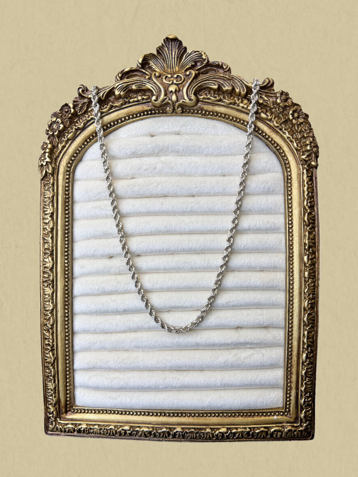 Zeitlose Silberkette im Kordeldesign